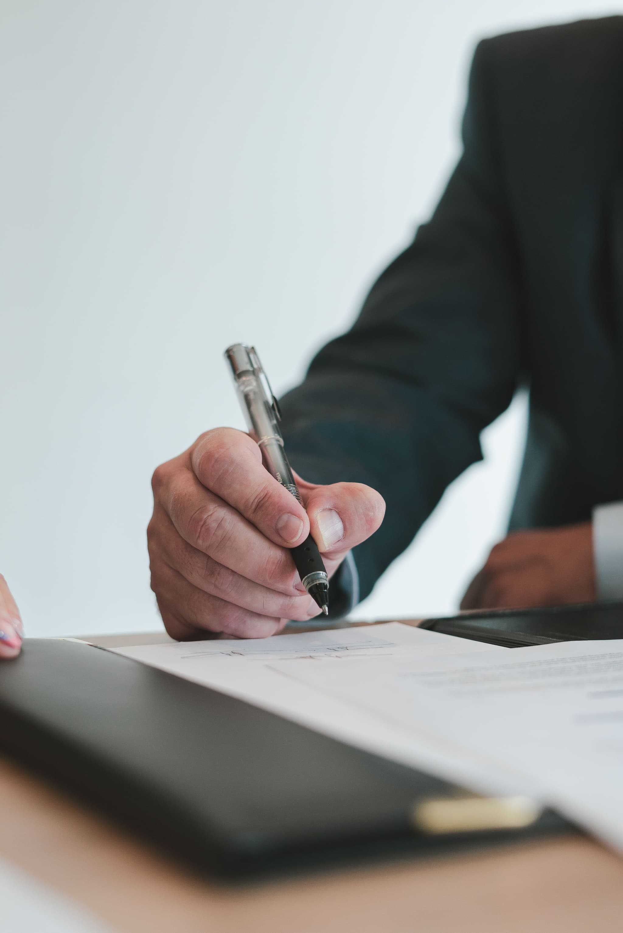 Contrato de promesa de compraventa en Chile: qué debe contener antes de firmar